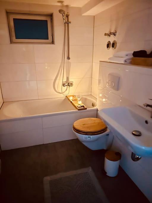 Gemuetliche In *